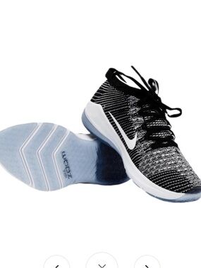 EUC Nike Air Zoom Fearless Flyknit 2 9.5